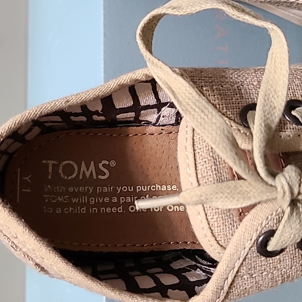 🧡 Toms Boys size 1 Burlap shoes, tan - Picture 2 of 7